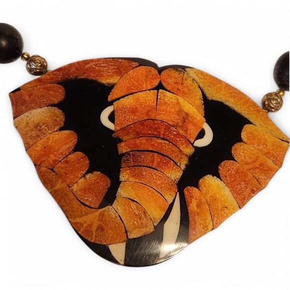 Vintage Lee Sands Elephant Necklace – Mother of Pearl & Tiger Sponge Coral Inlay - Picture 2 of 7